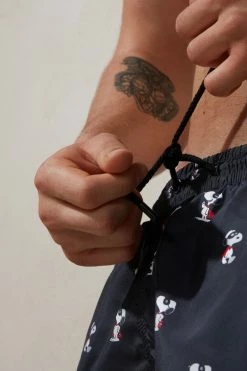 New โ๏ธ Intimissimi Men Snoopy Print Swim Trunks Black Snoopy Print ๐